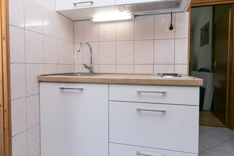 One bedroom apartment with terrace and sea view Pisak, Omiš (A-5975-d) — photo 4