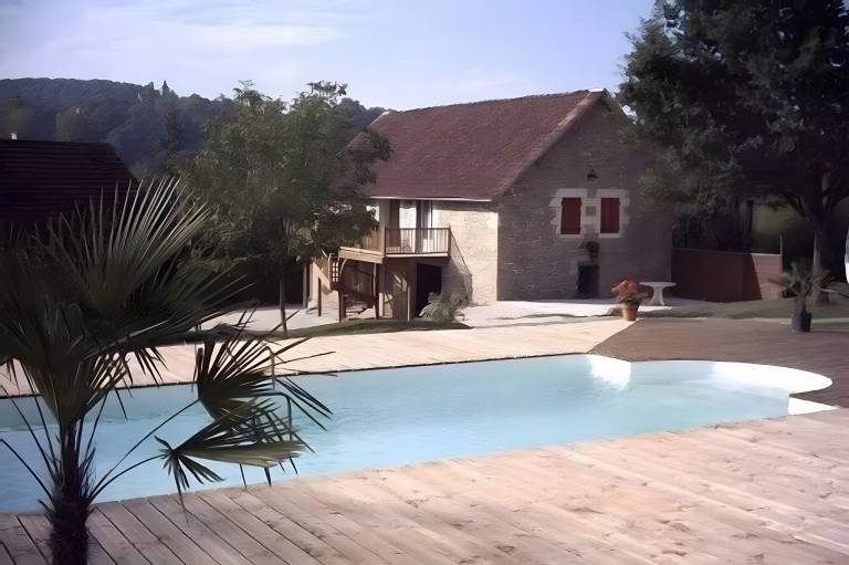 Family-oriented wonderful cottage with pool, barbeque & fast internet | Garden view | Pets allowed in Gaillard