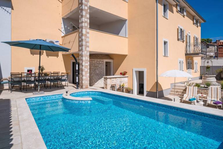 Ferienhaus in Vodnjan, Fažana f&uuml;r max. 14 Personen