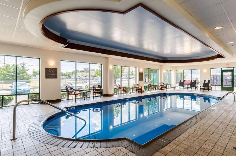Comfort Inn & Suites Logan International Airport — photo 3