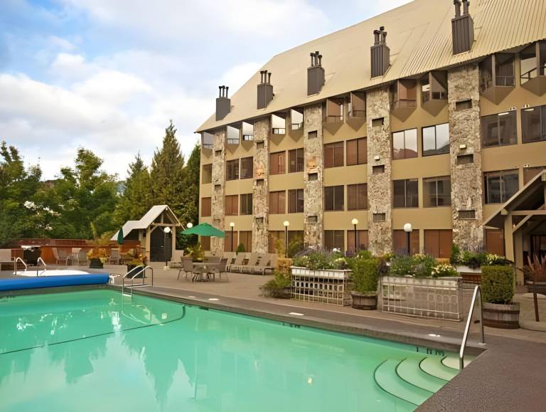 Mountain Side Hotel Whistler by Executive in Squamish, BC