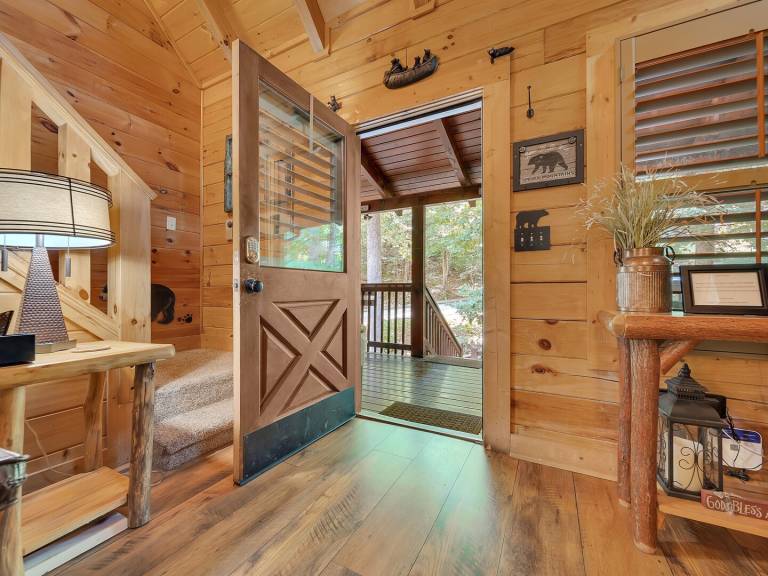 Child-friendly cabin with private pool | Dogs allowed — photo 5