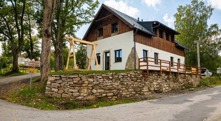 Apartment with terrace & yard in Cesky Krumlov