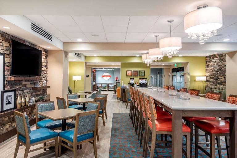 Hampton Inn Baltimore/Bayview Campus — photo 3