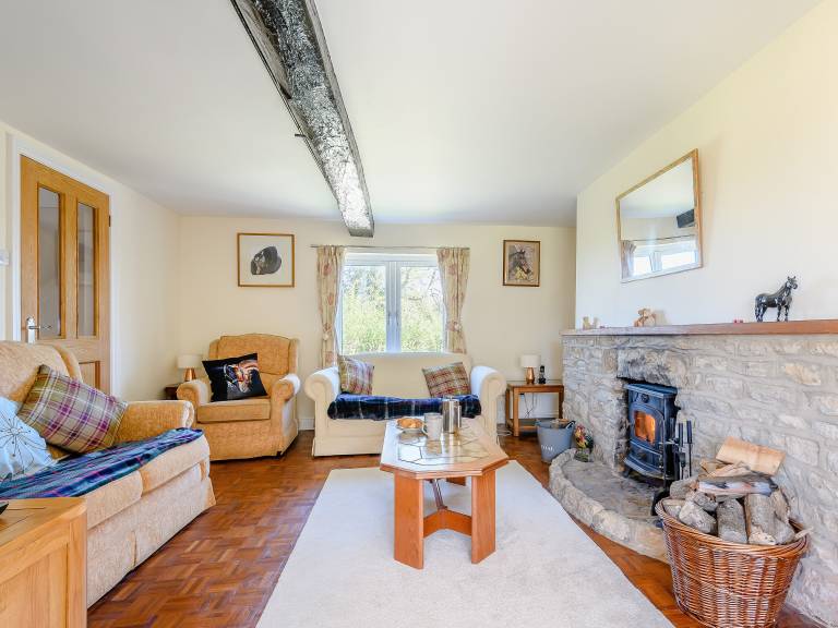 Children-friendly nice cottage with grill & yard | River view | Pets allowed — photo 2