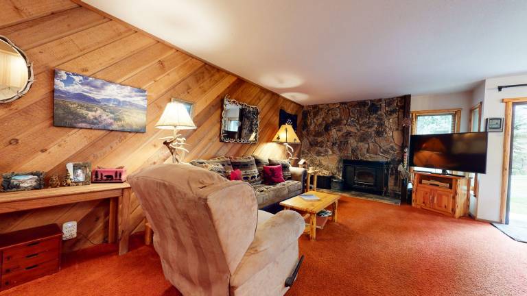 Condo with sauna & jacuzzi in Mammoth Lakes, CA
