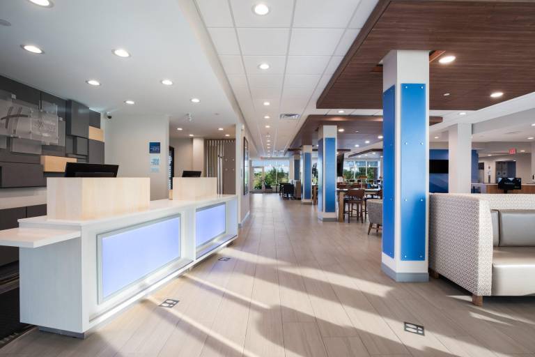 Holiday Inn Express & Suites Chicago - Hoffman Estates By IHG — photo 2