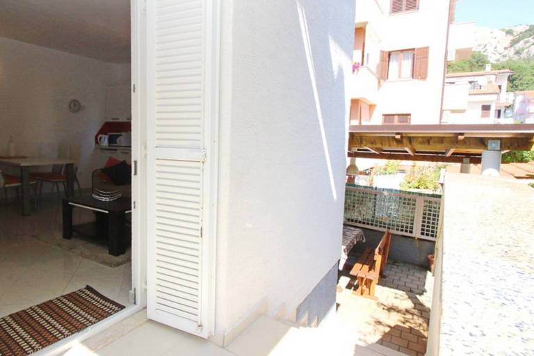 Apartment with terrace — photo 3