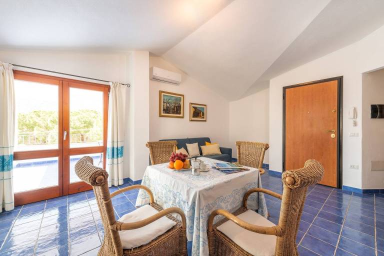 Holiday apartment with terrace | Beach view — photo 2