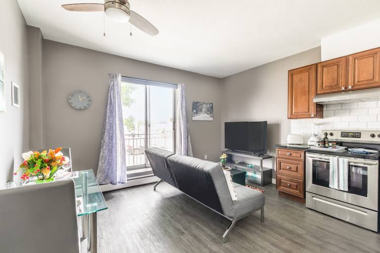 Apartment  Glenview West