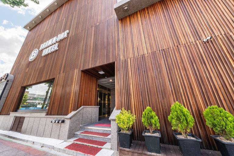 Brown Dot Gwangju Yongbong Branch