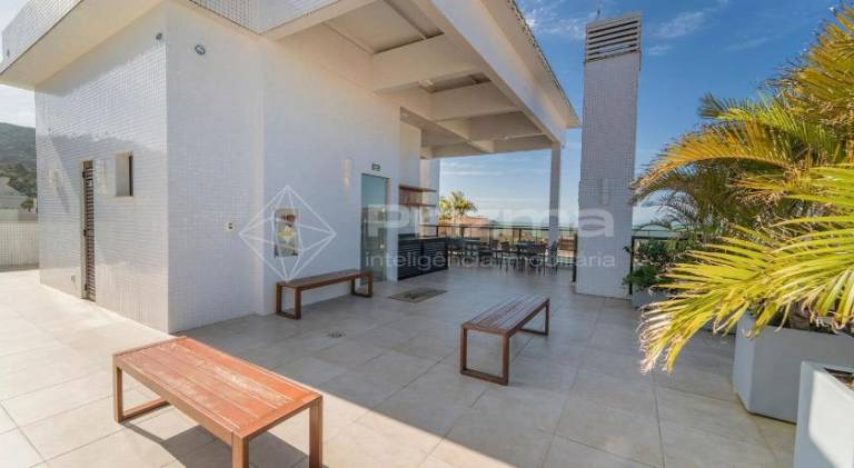 Apartment with pool — photo 4