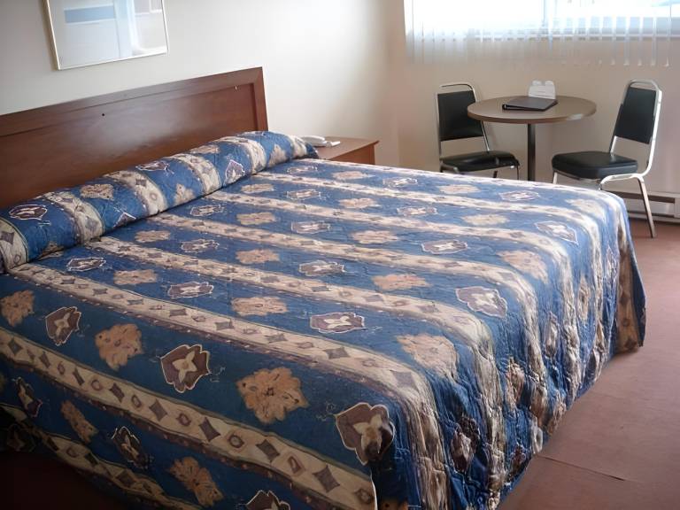 Grand Motel Saint-Hubert in Longueuil, QC