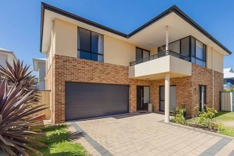 House  Scarborough