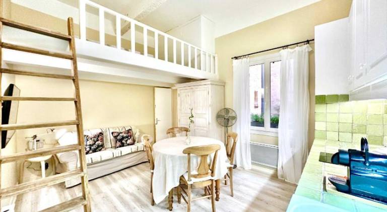 Rental apartment with 1 room for 4 persons in Meyreuil