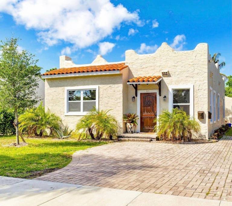 Cabin Lake Worth