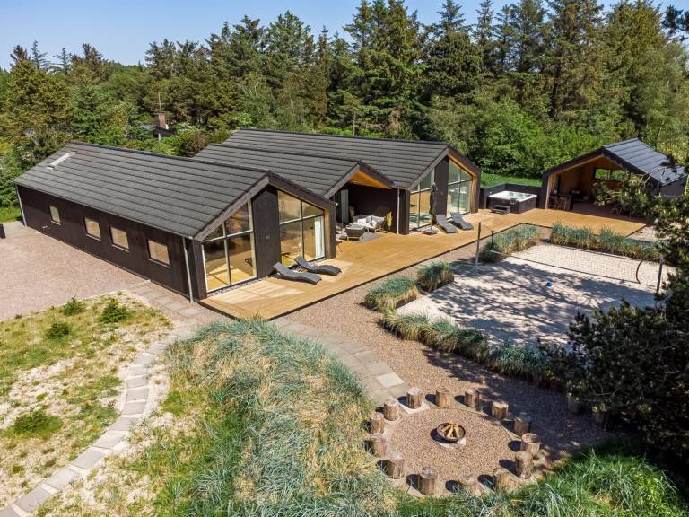 Ferienhaus mit Hund inBlåvand  f&uuml;r max. 14 Personen