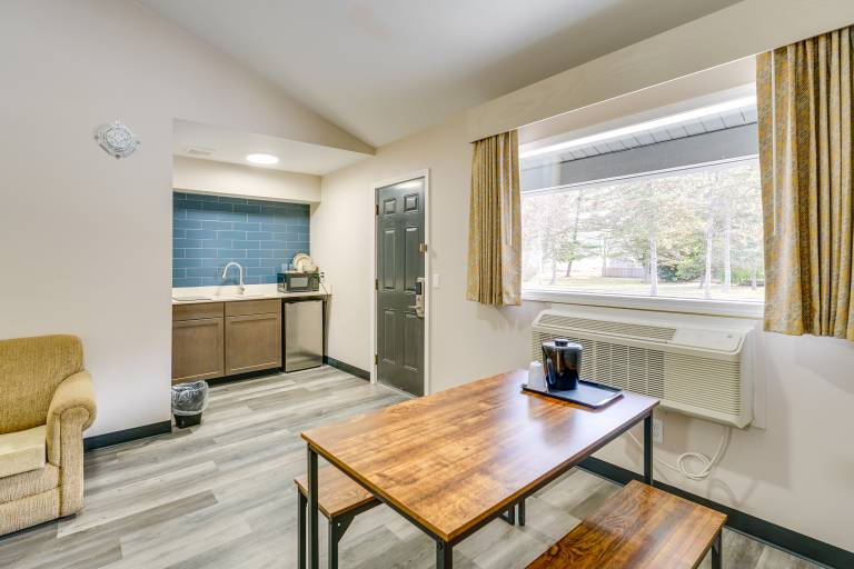 1 Mi to Lake Huron Waterfront: Remodeled Studio — photo 3