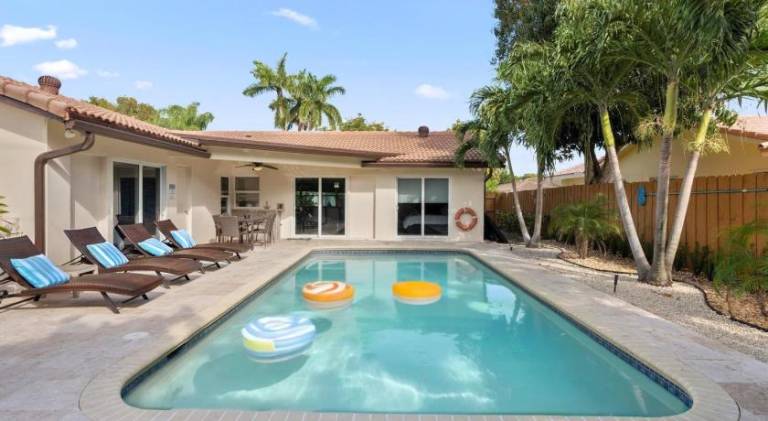Beautiful Villa 4 BD 3 BA with Heated Private Pool, Close to Beach in Boca Raton, FL