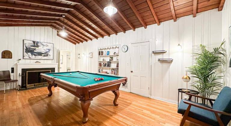 Spacious house | Suitable for remote work | Dogs allowed in Culver City, CA