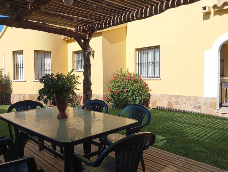 Villa  Oliva Nova