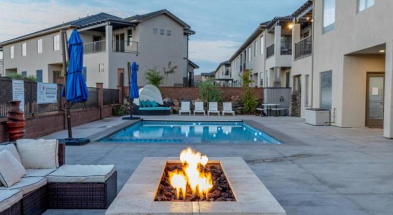 House with pool & hot tub in Hurricane, UT