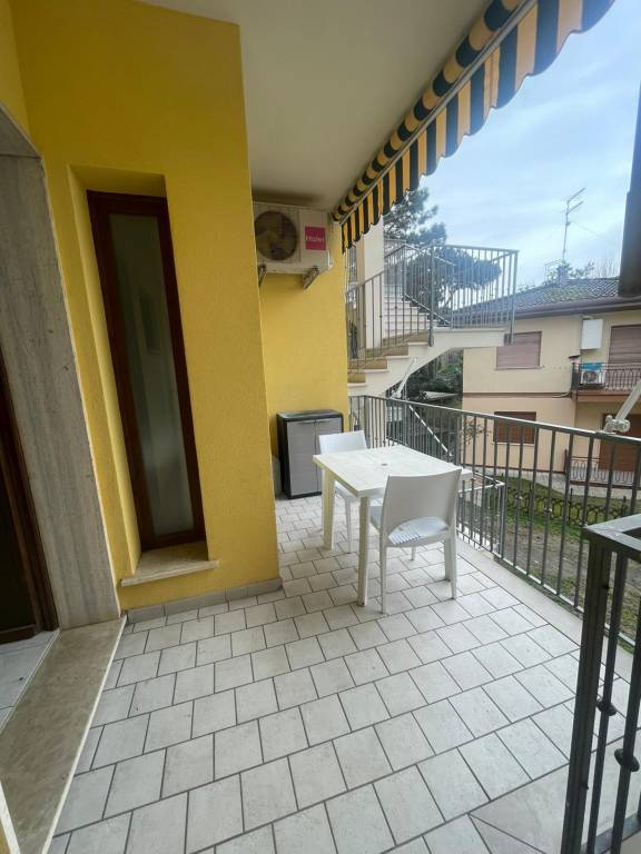 Apartment with patio — photo 2