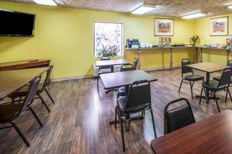 Econo Lodge Marion — photo 4