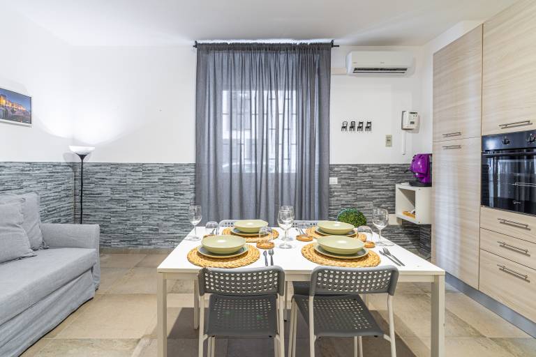 Charming holiday apartment with fast internet | Next to Catania Cathedral | City view | Pets allowed — photo 3