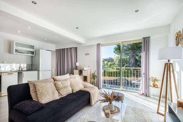 Apartment | City view | Close to the beach | Pets allowed in Cagnes-sur-Mer
