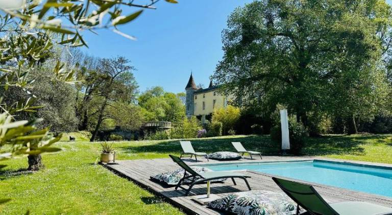 Vacation home with patio, garden & pool in Libourne