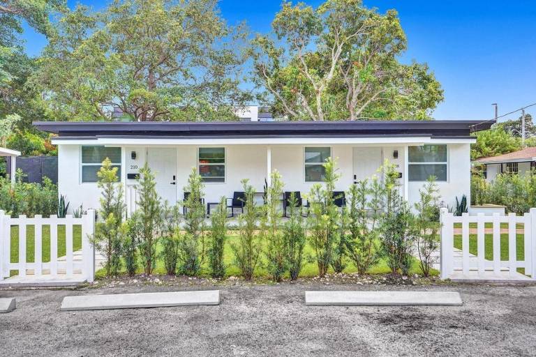 Holiday apartment with garden in Aventura, FL