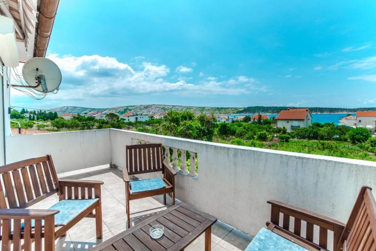 Beautiful apartment with grill, fast internet & garden | Pets allowed — photo 2