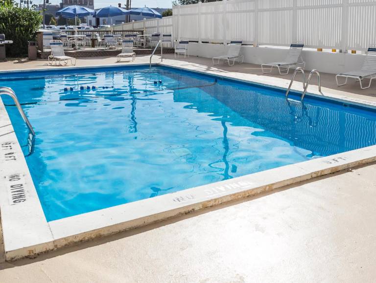 Days Hotel & Conference Center by Wyndham Danville — photo 4