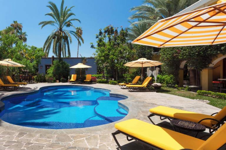 El Encanto Inn & Suites — photo 3