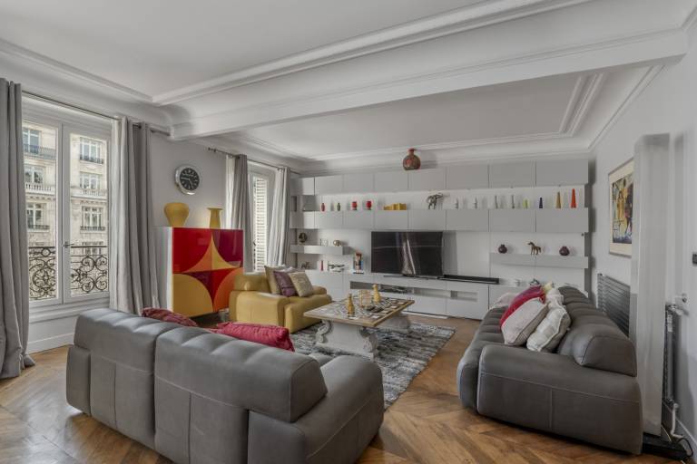 Luxury 4 Bed Residence - Next to Arc de Triomphe — photo 2
