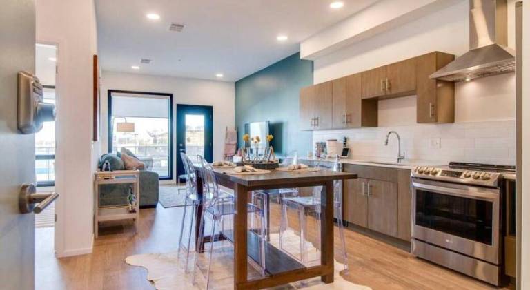 Apartment with heated pool & barbecue — photo 4