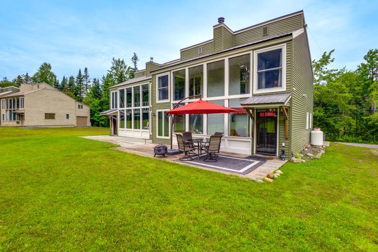 West Dover Townhome: Hot Tub, 2 Mi to Mount Snow! — photo 3