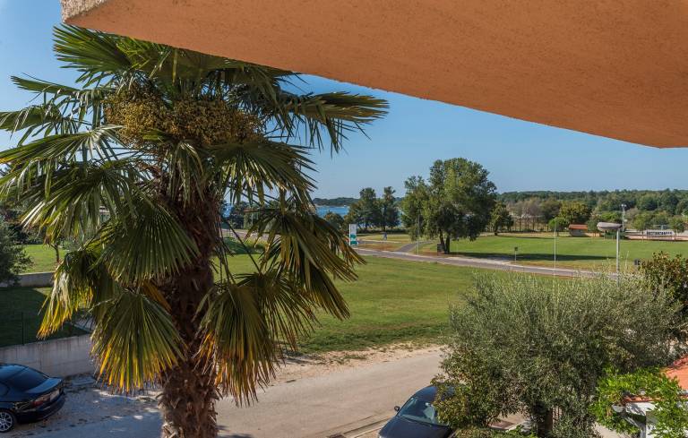 Rental apartment with yard | Sea view | Close to the beach | Pets are welcome — photo 3