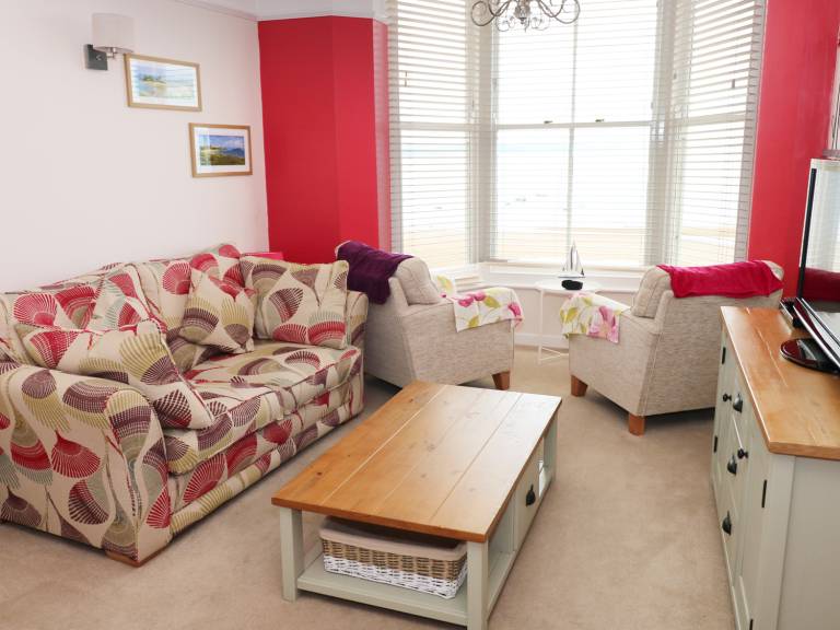 Family-friendly pleasant cottage | Beach view | Beach nearby | Pet-friendly — photo 3