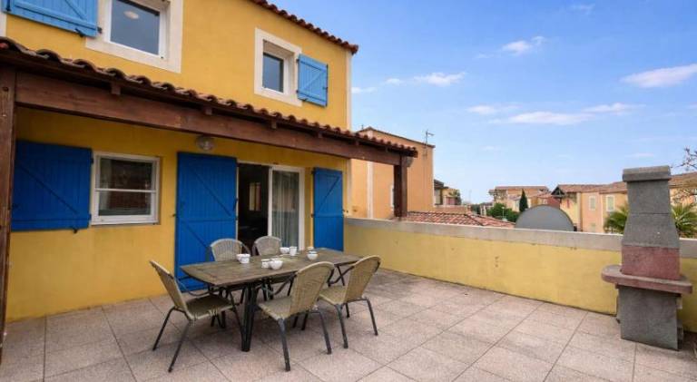 Villa with 2 rooms for 5 persons — photo 4