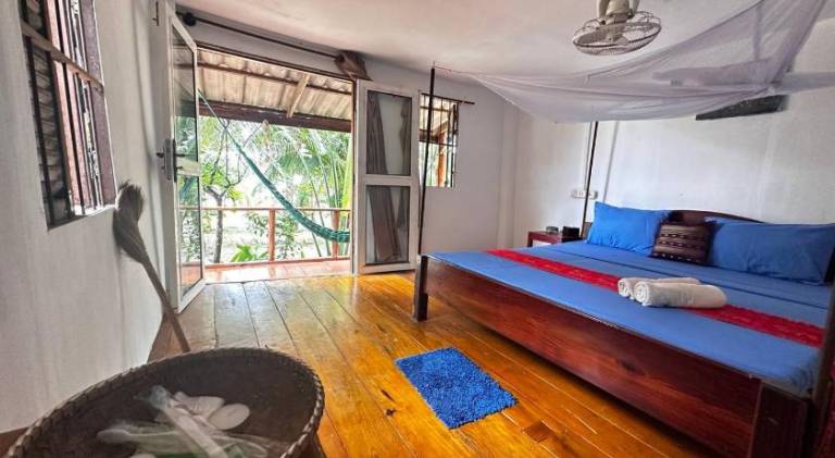 Mangrove Beach Bungalow — photo 2