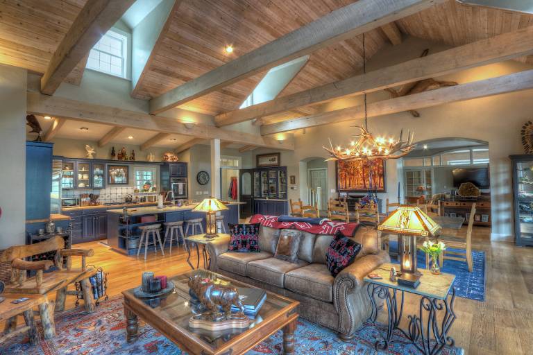 Amazing Home on 7 Acres - 20 Min. to DGO - Fire Pit - Views/AC — photo 2
