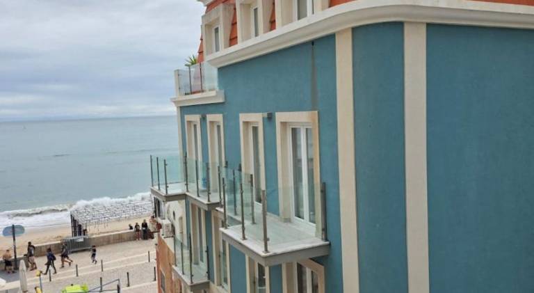 Holiday apartment with 2 rooms for 4 persons in Setubal