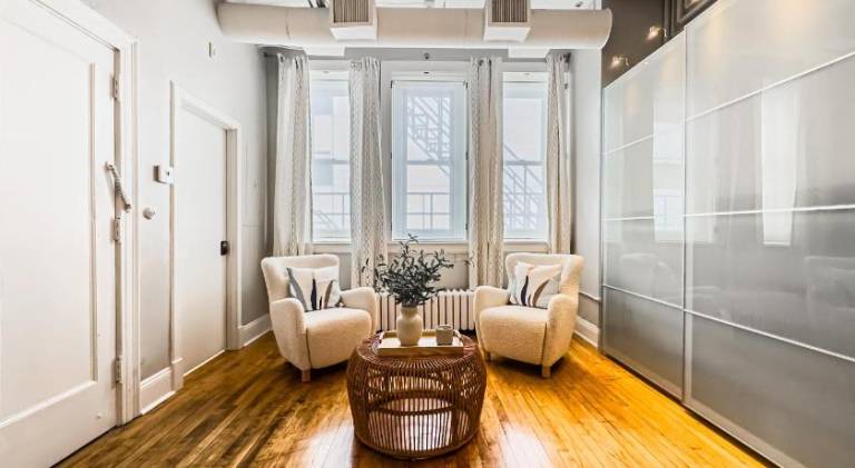 Serviced apartment with garden, hot tub & patio | Suitable for remote work — photo 4