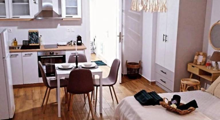 Lovely rental apartment | Next to the beach | Pet-friendly in Loutraki-Agioi Theodoroi