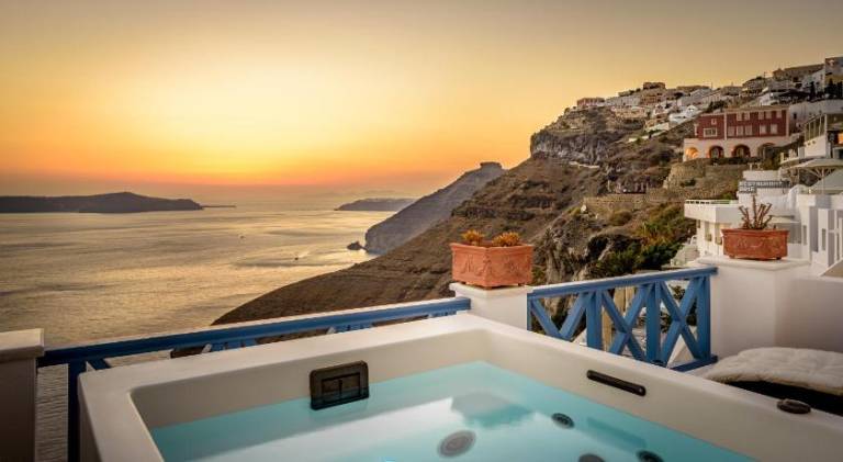 Serviced apartment with pool, hot tub & terrace | Suitable for remote work — photo 3