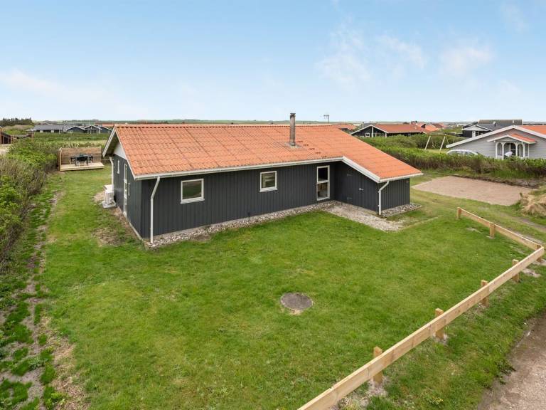 Vacation home with patio — photo 4