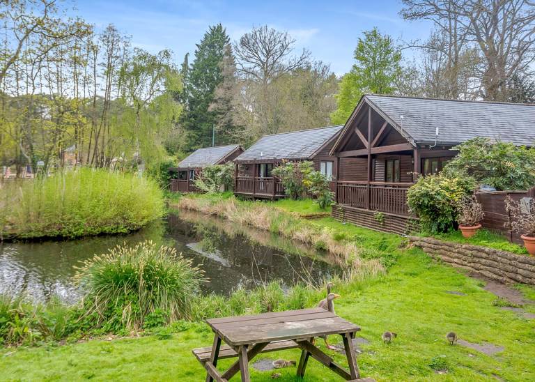 Chalet  Aldershot