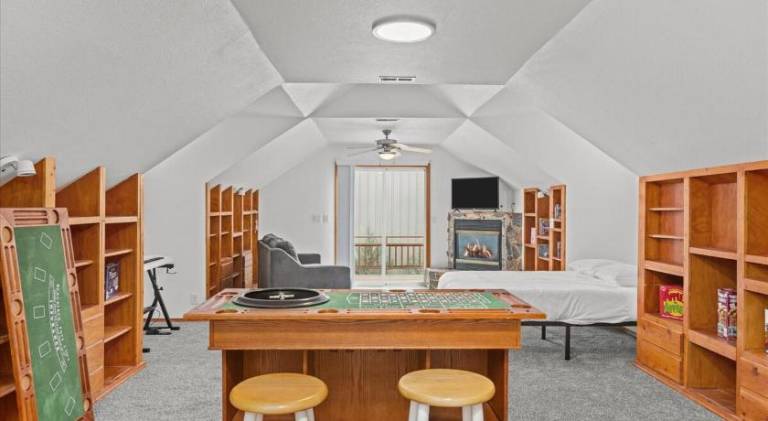 House with 1 room for 7 persons in Boise, ID